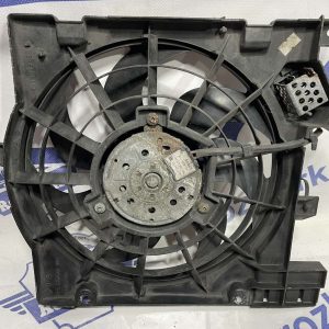 Вентилятор радіатора охолодження двигуна Opel Zafira B (05-11)