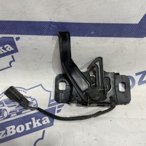 Замок капоту ПРАВЕ КЕРМО Опель Astra J 09-15