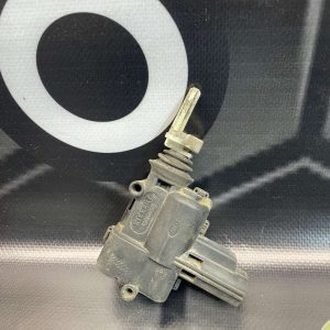 Замок лючка бака Land Rover Freelander 2 L359 06-14