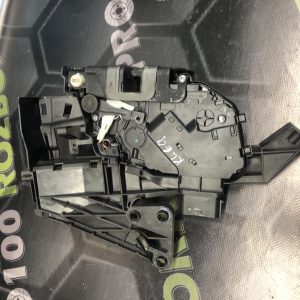 Замок задніх лівих дверей Ford Kuga MK1 (08-12)