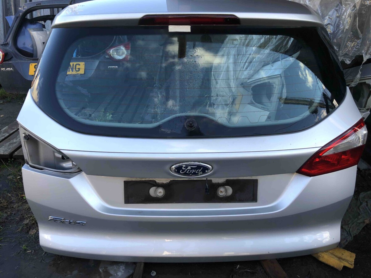 Кришка багажника в зборі універсал FORD Focus MK3 (11-14)