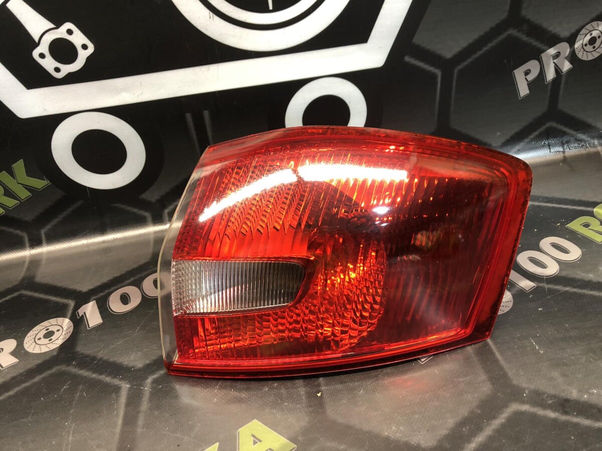 Ліхтар задній правий в крило Ford Kuga MK1 (08-12)