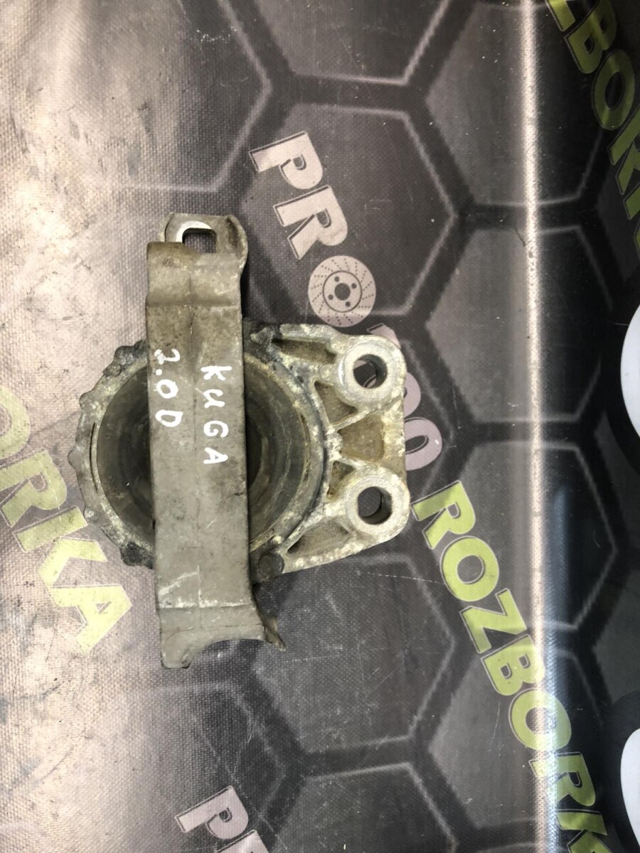 Подушка двигуна права 2.0D FORD KUGA MK1 08-12