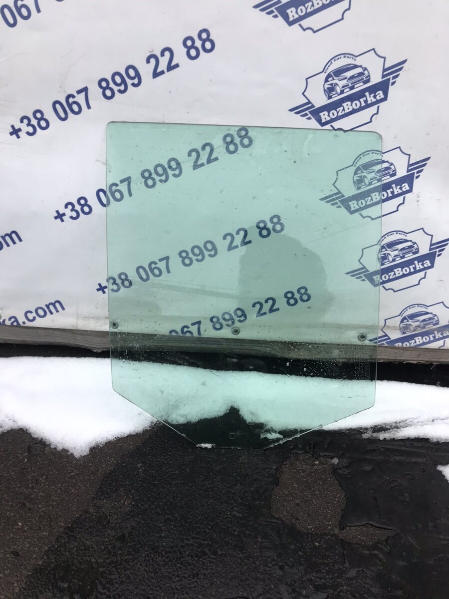 Скло задніх правих дверей Land Rover Freelander 2 L359 06-14