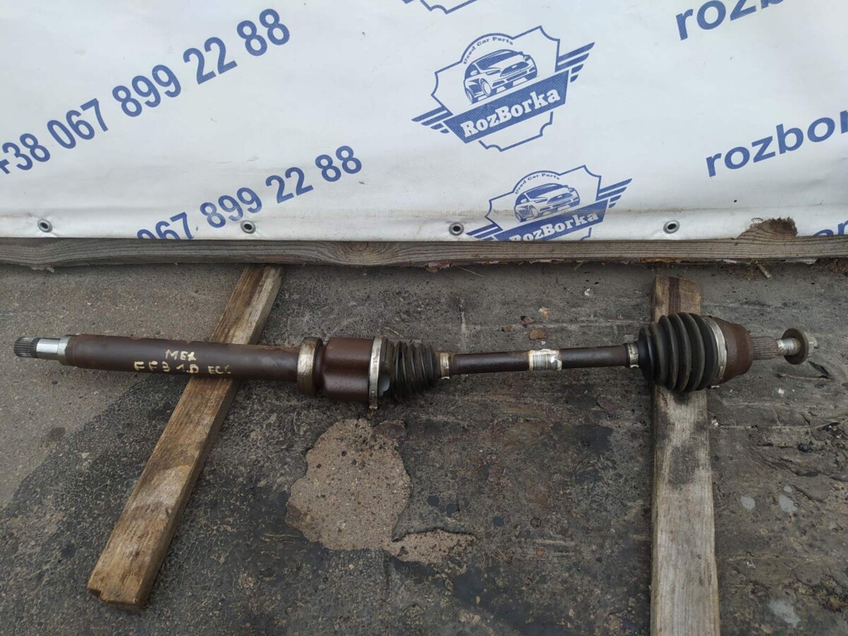 Піввісь передня права 1.0 МКПП Ford Focus MK3 (11-14)