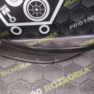 Губа бампера переднього права дорест Opel Astra J 09-11