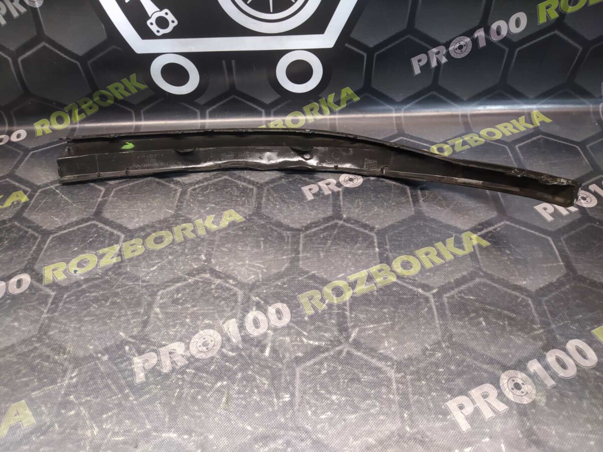 Губа бампера переднього права дорест Opel Astra J 09-11 - Зображення 2