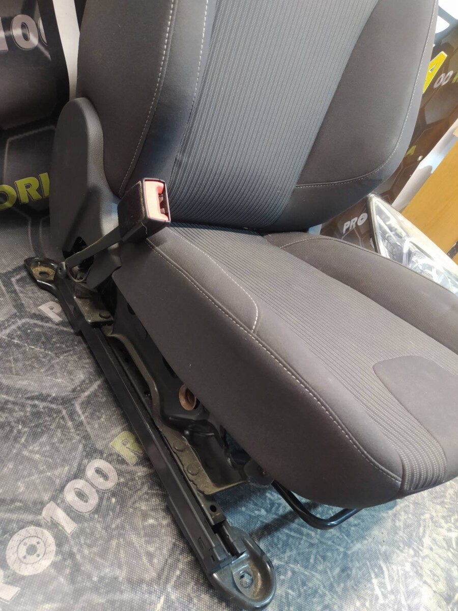 Сидіння переднє ліве Ford Focus MK3 (11-14) - Зображення 8