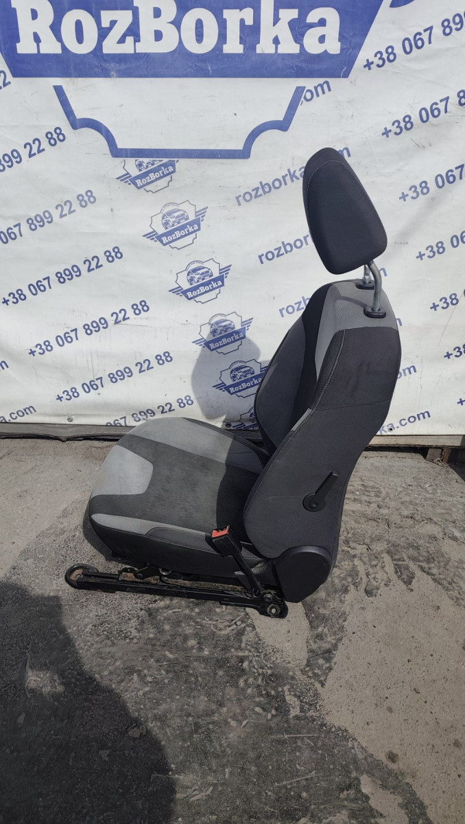 Cидіння переднє праве Ford Focus MK3 (11-14) - Зображення 4