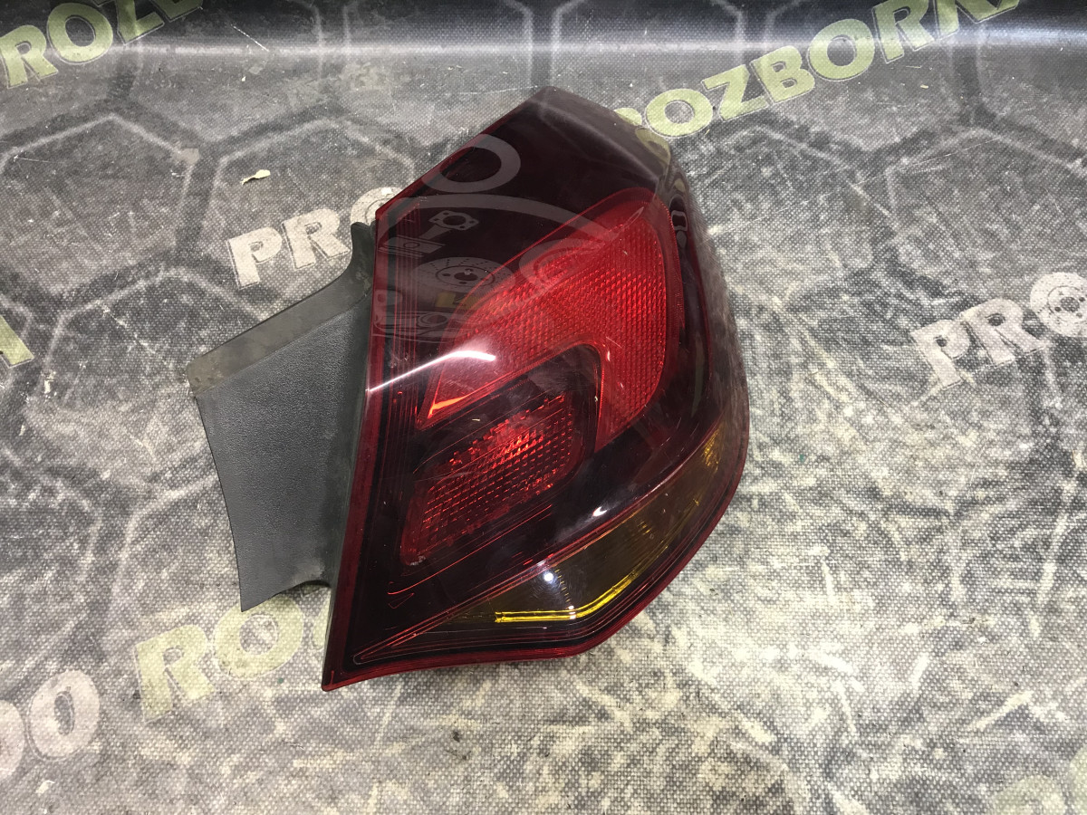 Ліхтар задній правий хетчбек Opel Astra J 09-15 - Зображення 2