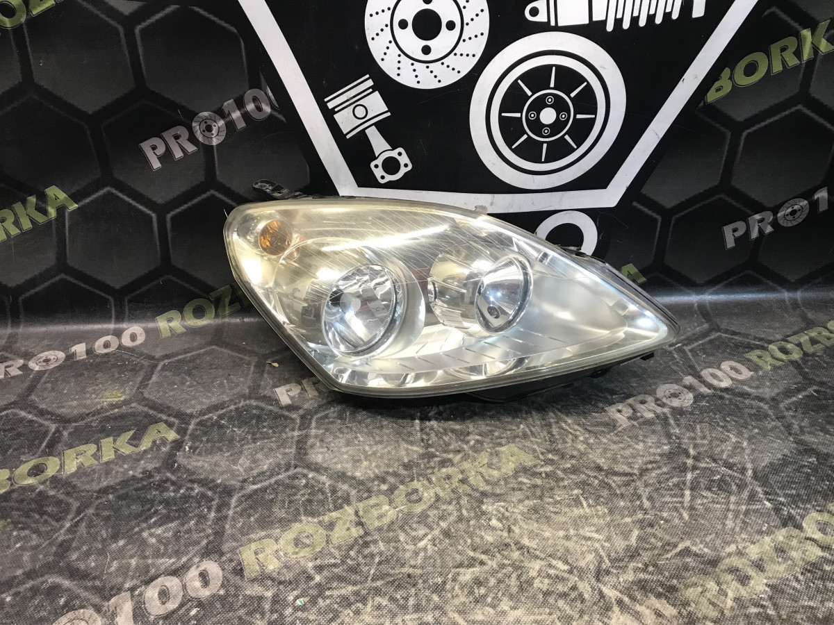Фара передня права дефект Opel Zafira B (05-11)