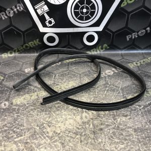 Ущільнювач кришки багажника Ford Kuga Mk1 (08-12)