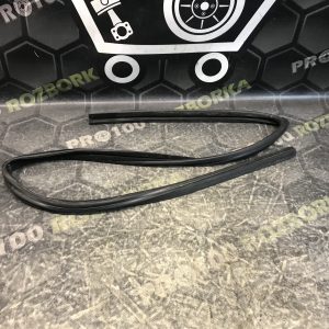 Ущільнювач скла передніх лівих дверей Opel Zafira B (05-11)