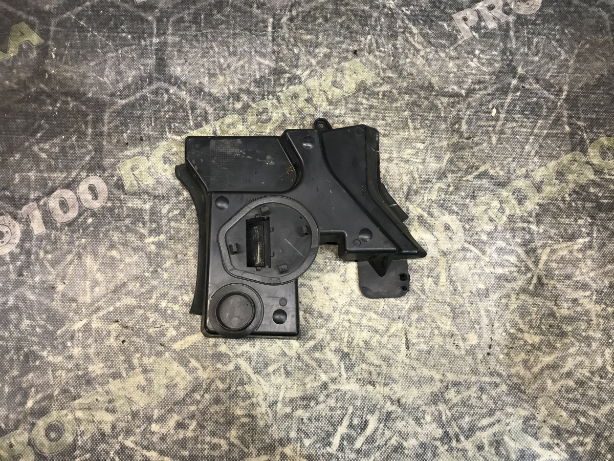 Накладка під жабо права Land Rover Freelander 2 L359 06-14
