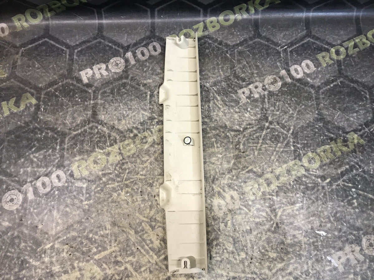 Накладка кришки багажника внутрішня Land Rover Freelander 2 06-14 - Зображення 3