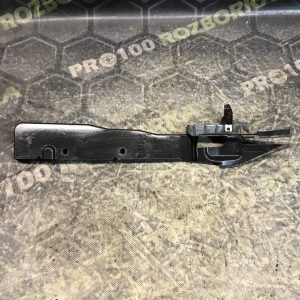 Кронштейн крила лівого FORD Focus MK2 08-11