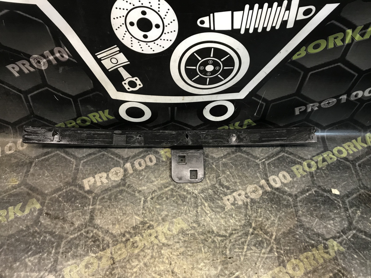 Кронштейн заднього бампера (дефект) FORD Focus MK2 08-11