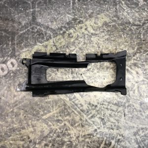 Обшивка стійки середньої лівої FORD Focus MK2 08-11