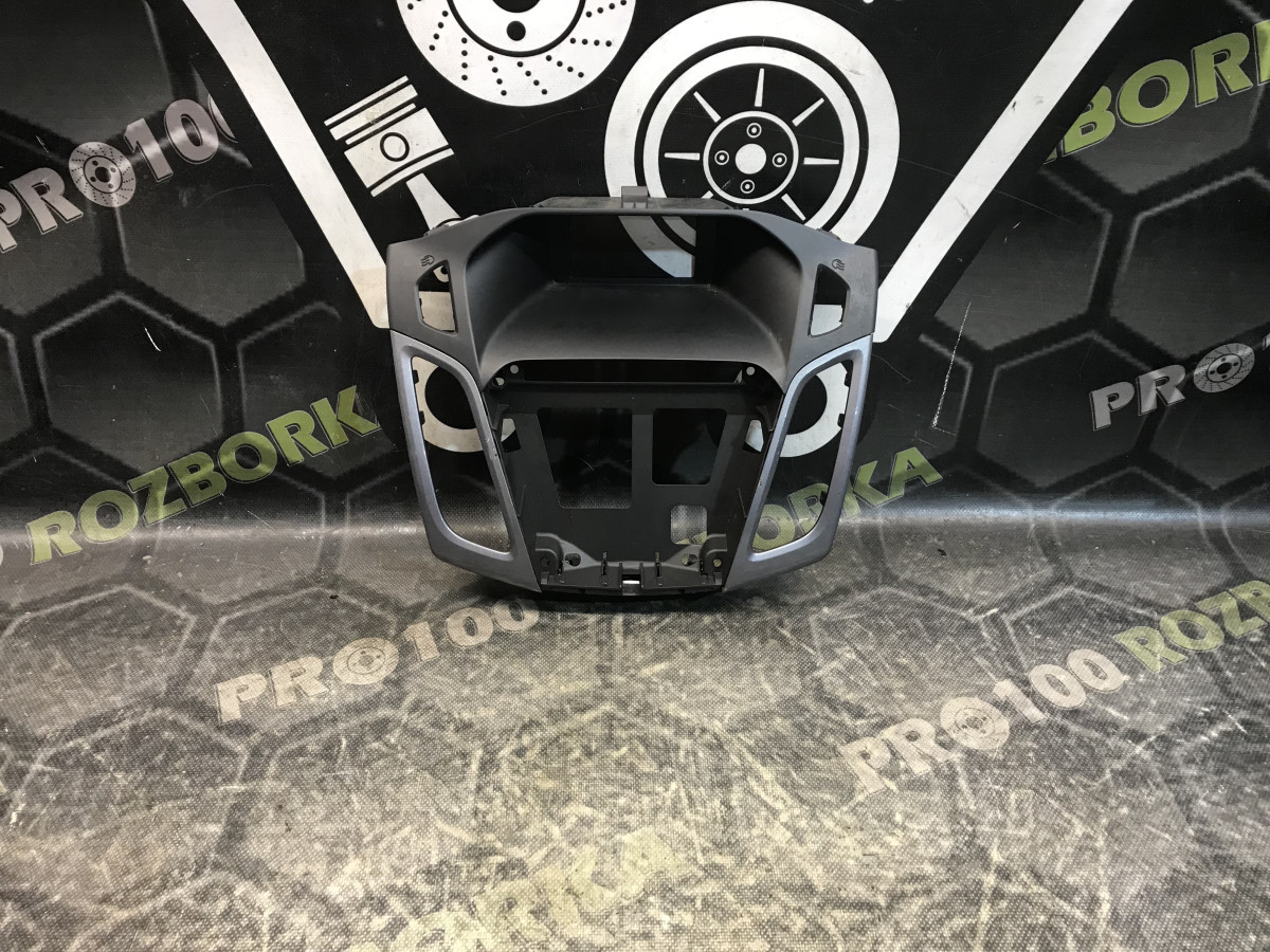 Рамка торпедо магнітоли FORD Focus MK3 (11-14)