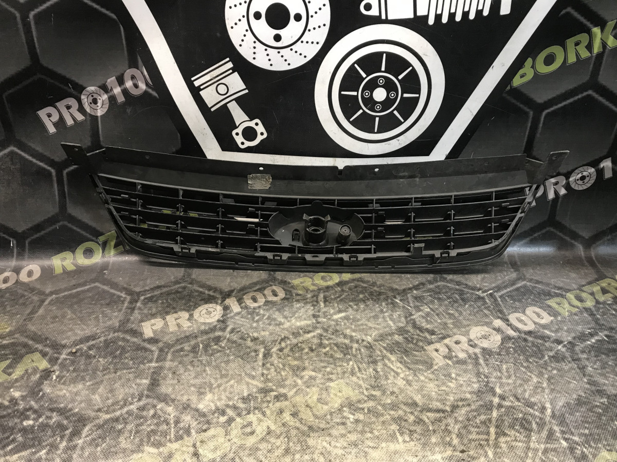 Решітка радіатора FORD C-Max MK1 (07-10) - Зображення 4