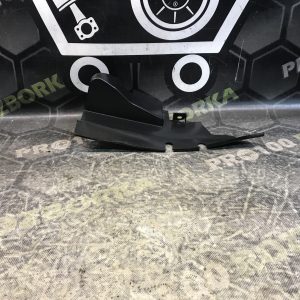Дефлектор радіатора правий 1.6 бензина FORD C-Max MK1 (07-10)