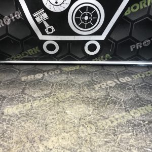 Молдинг скла передніх правих дверей FORD Focus MK3 (11-14)