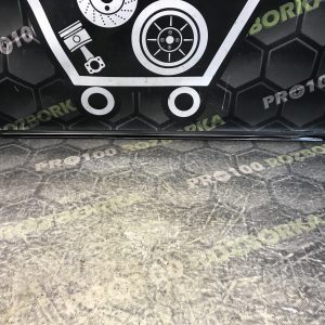 Молдинг скла передніх правих дверей FORD Focus MK3 (11-14)