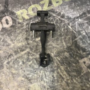 Обмежувач задніх дверей FORD Focus MK3 (11-14)
