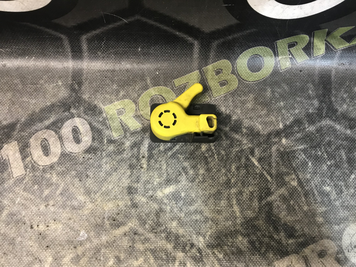 Ручка відкривання капота Ford Focus MK3 (11-18)