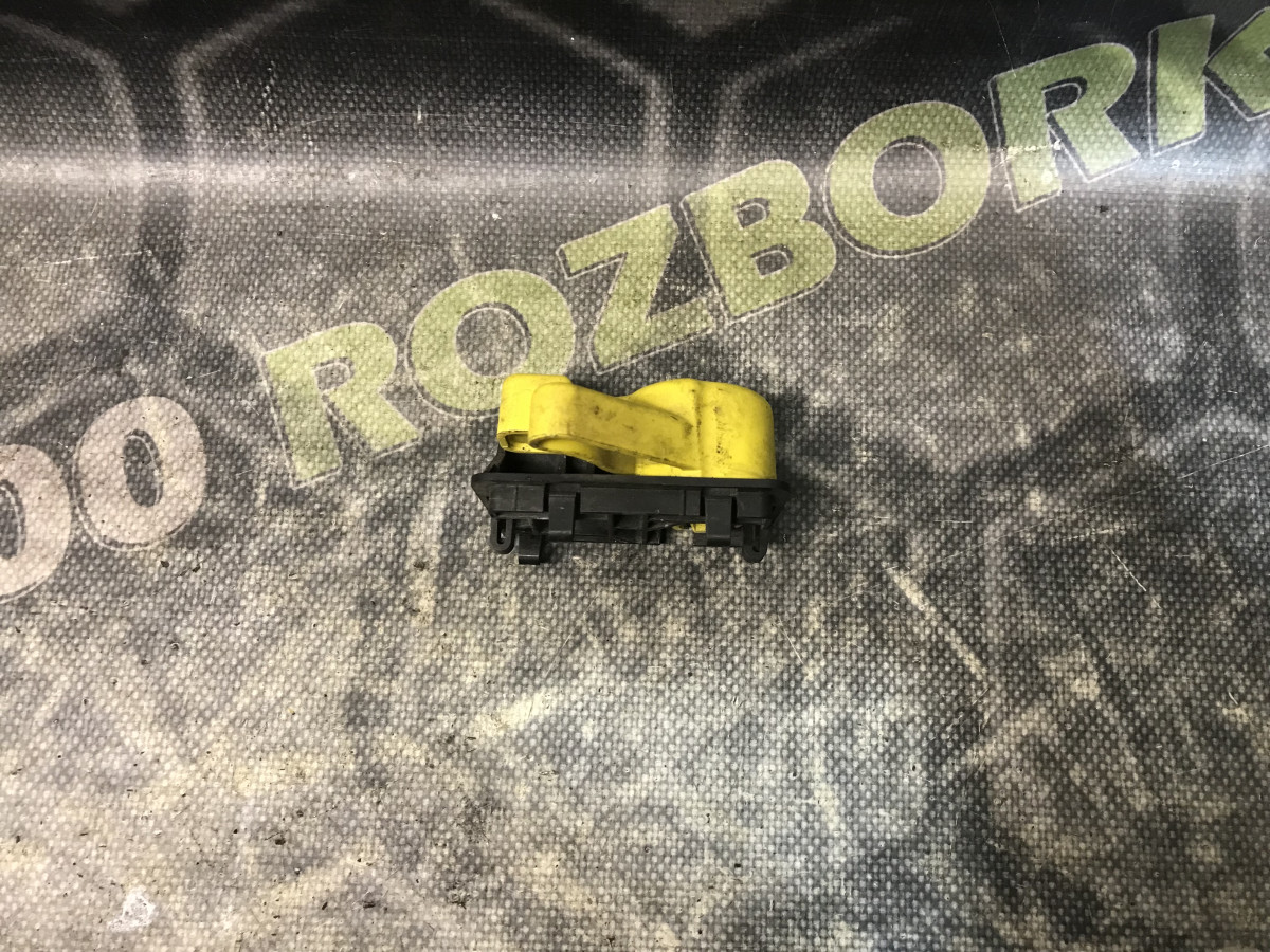 Ручка відкривання капота Ford Focus MK3 (11-18) - Зображення 3
