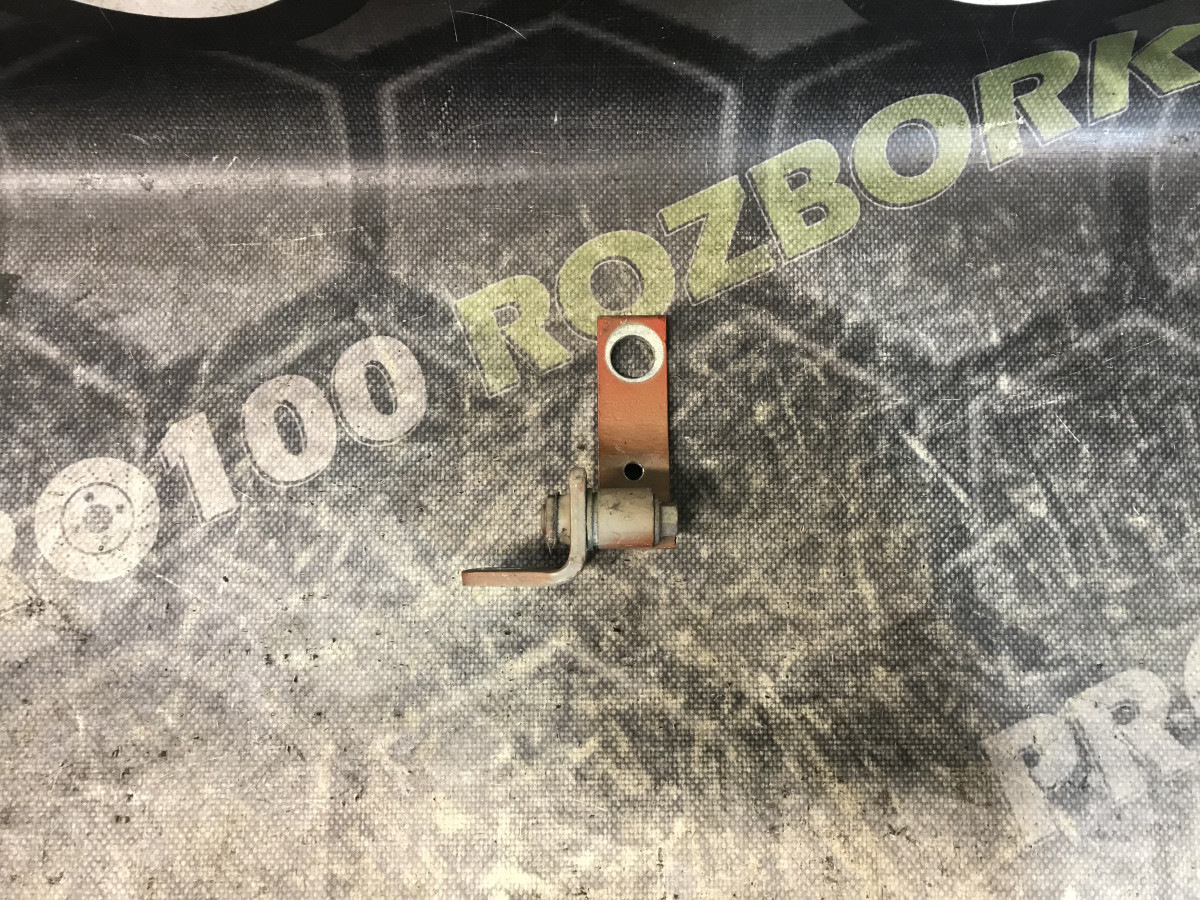 Петля верхня передньої правої двері FORD Focus MK3 (11-14)