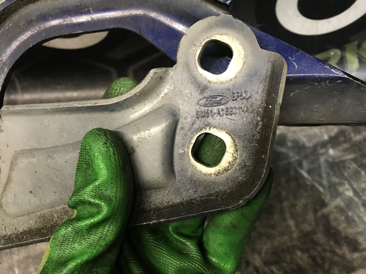 Петля капота ліва FORD Focus MK3 (11-14) - Зображення 4