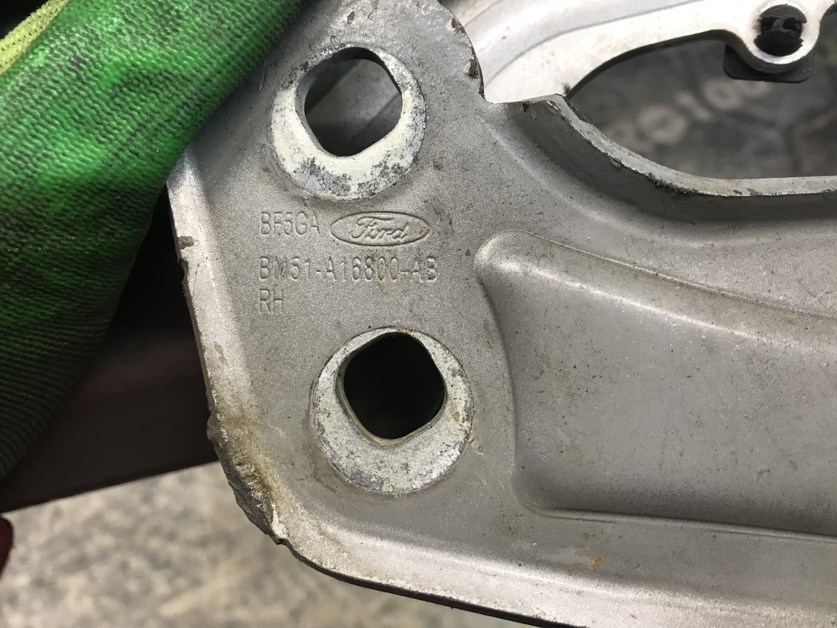 Петля капота права FORD Focus MK3 (11-14) - Зображення 4