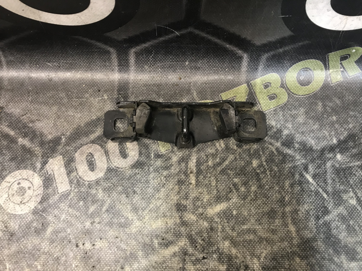 Скоба замка кришки багажника FORD Focus MK3 (11-14)