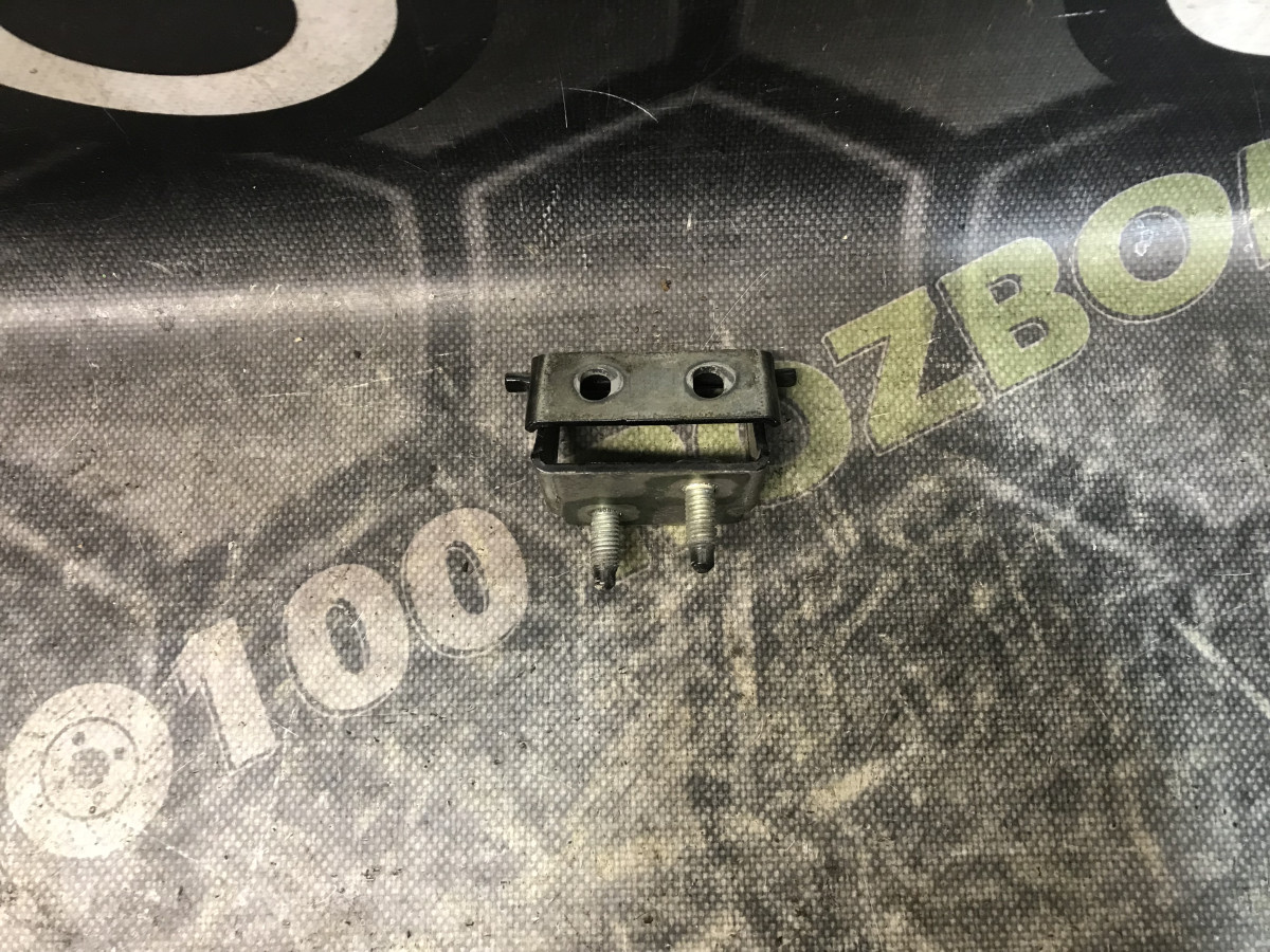 Петля кришки багажника ліва Ford Focus MK3 (11-14)