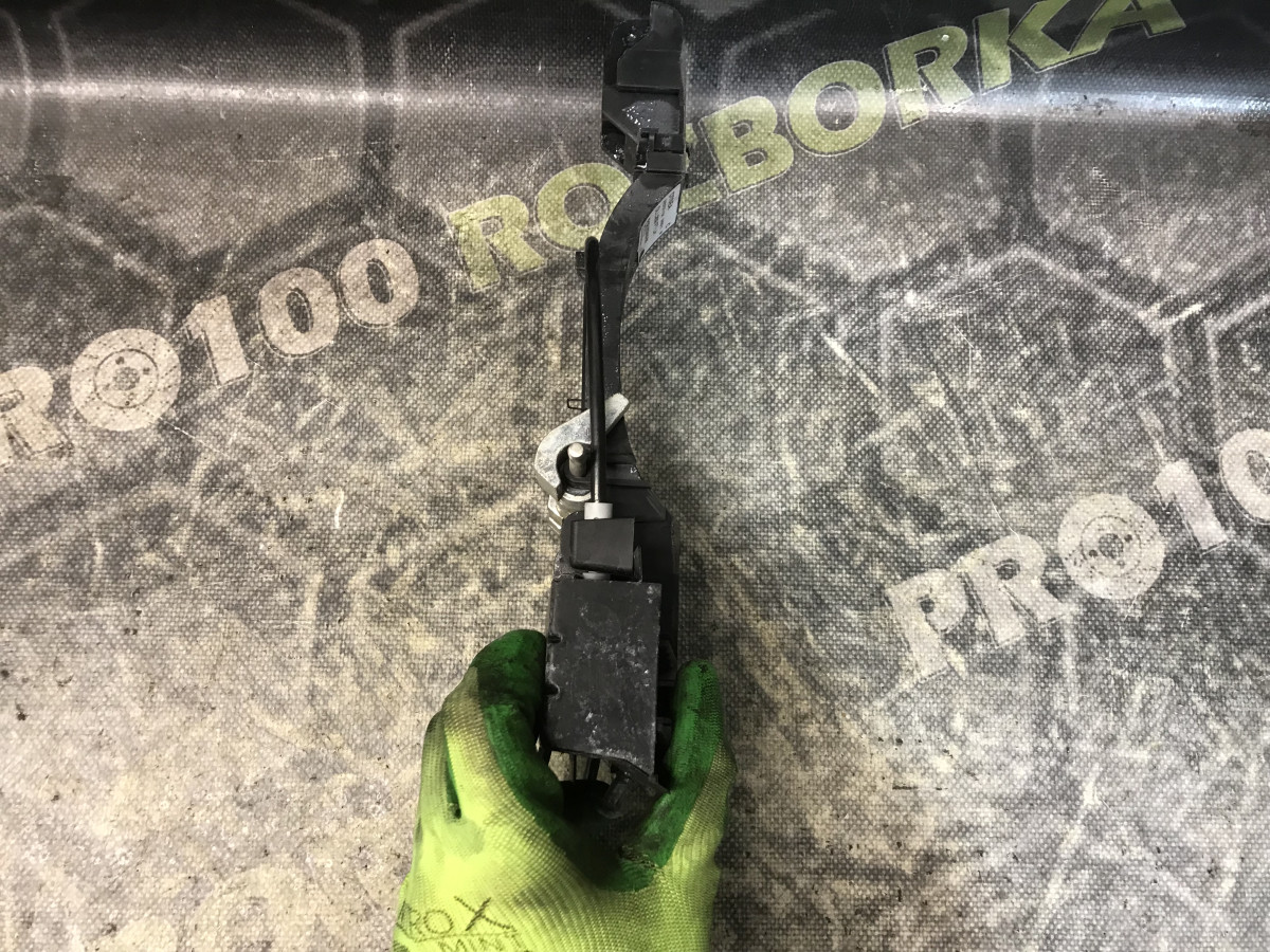 Механізм ручки передніх лівих дверей Land Rover Freelander 2 L359 06-14 - Зображення 6