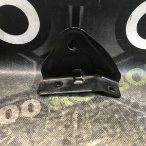 Кронштейн спинки сидіння центральний FORD Focus MK3 (11-14)