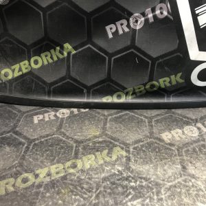 Накладка лобового скла ліва FORD Focus MK3 (11-14)