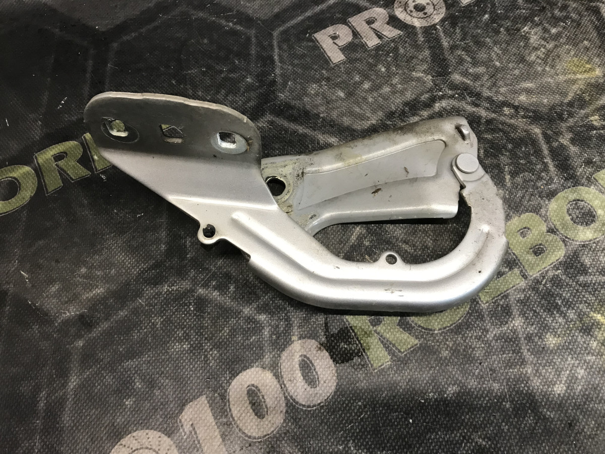 Петля капота права FORD Focus MK3 (11-14)
