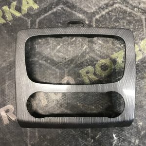 Накладка центральної консолі FORD Focus MK2 08-11