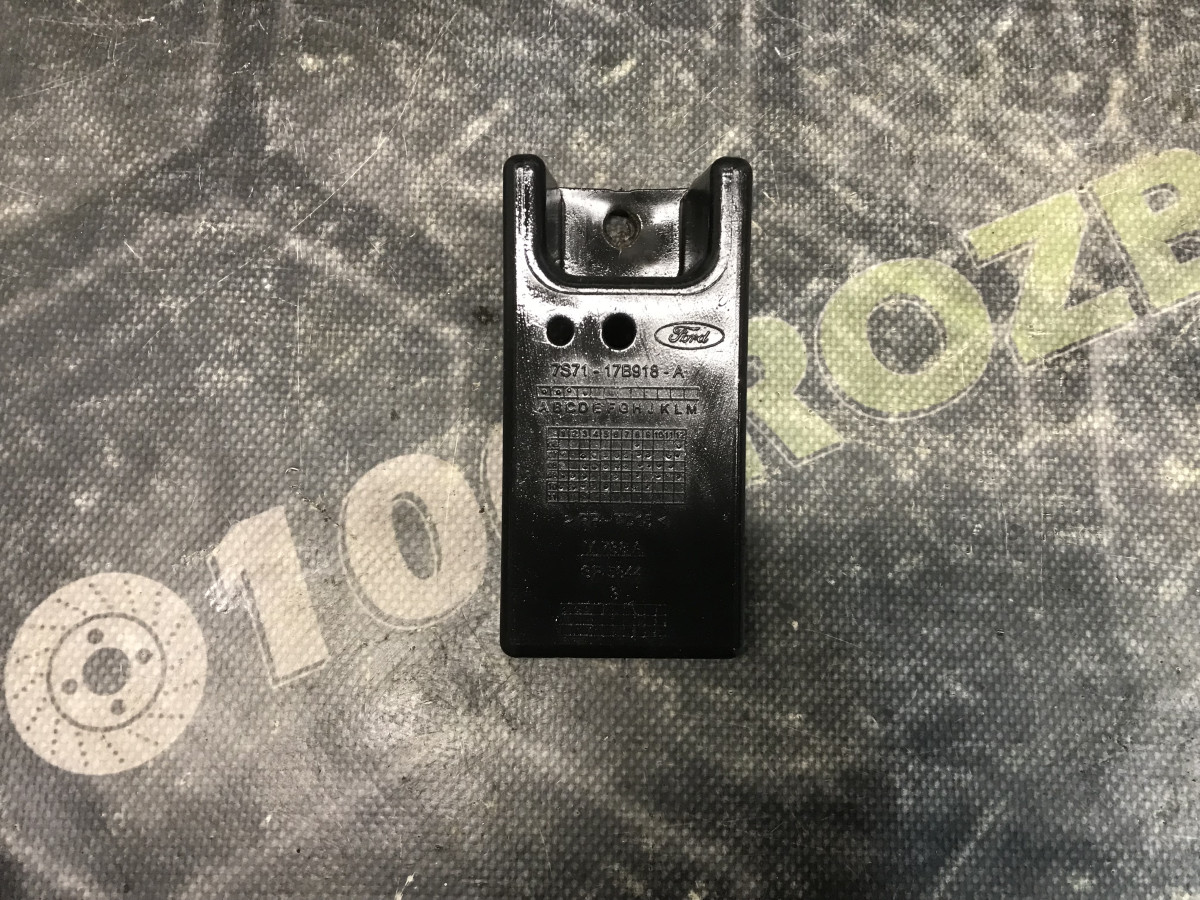 Кронштейн заднього бампера FORD Mondeo MK4 (BA7) 07-14