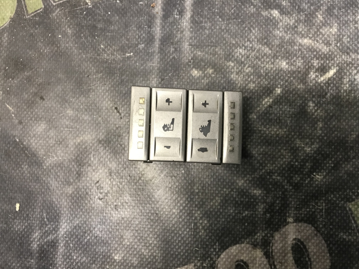 Кнопка обігріву сидінь FORD Mondeo MK4 (BA7) 07-14