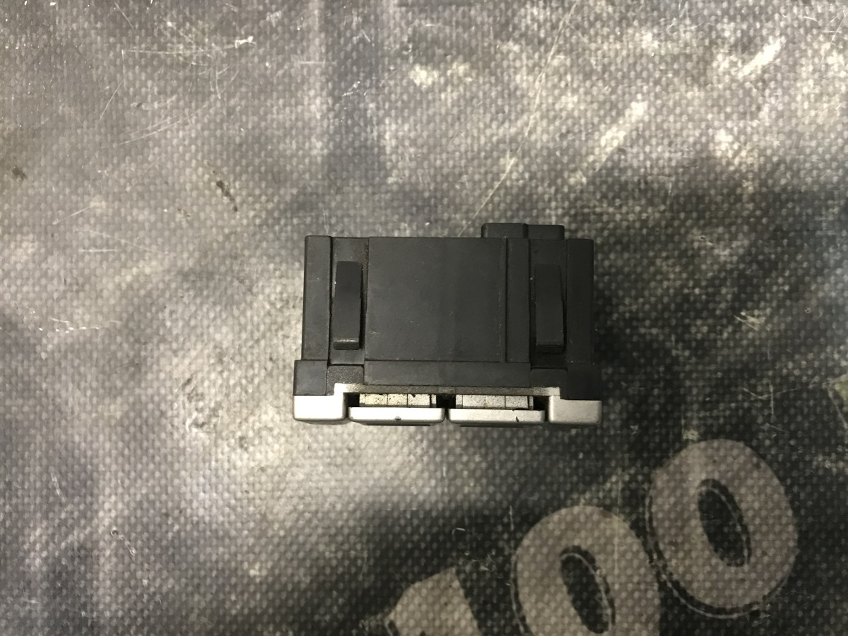 Кнопка обігріву сидінь FORD Mondeo MK4 (BA7) 07-14 - Зображення 3