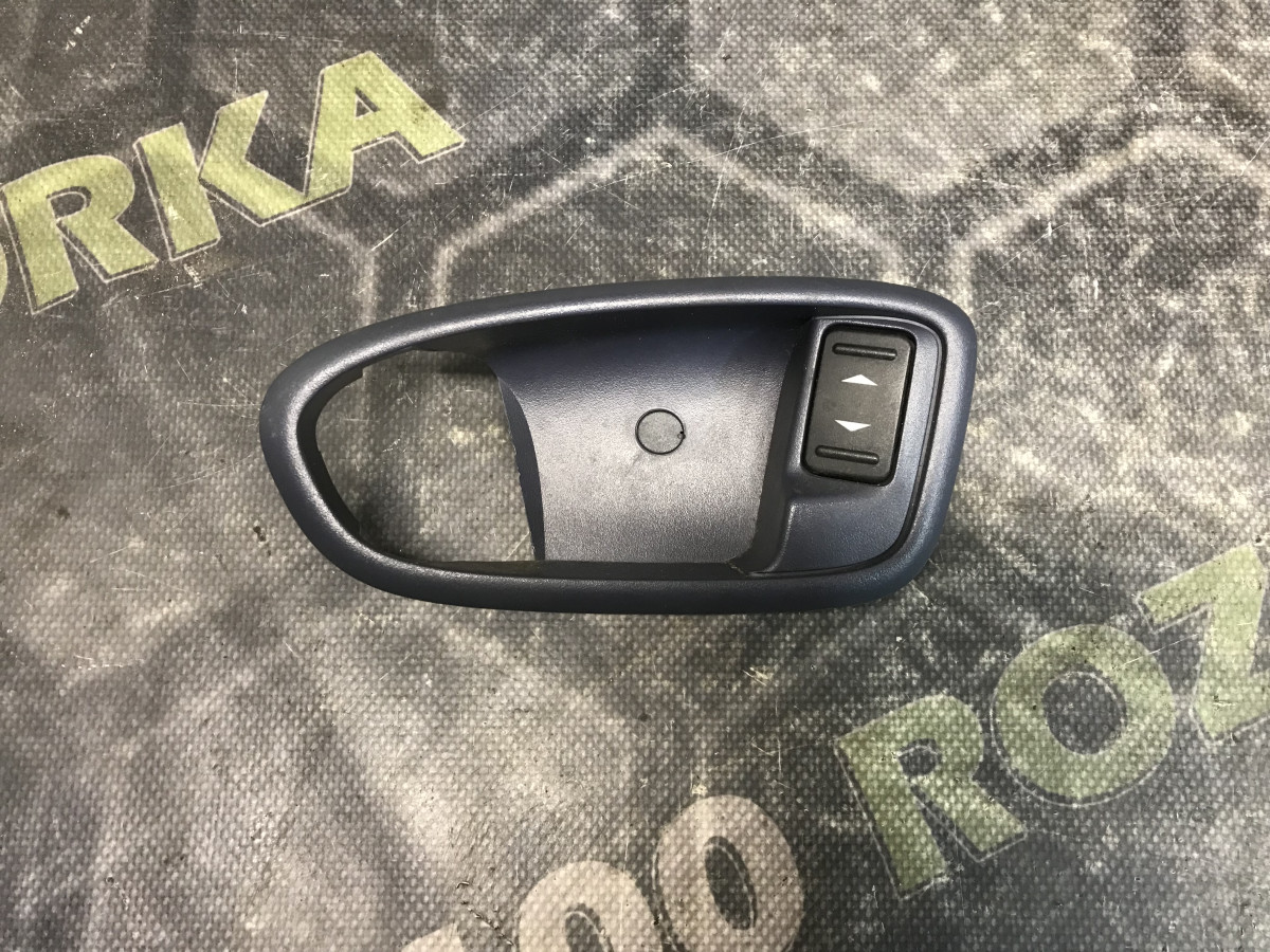 Накладка дверей передньої лівої FORD Mondeo MK4 (BA7) 07-14