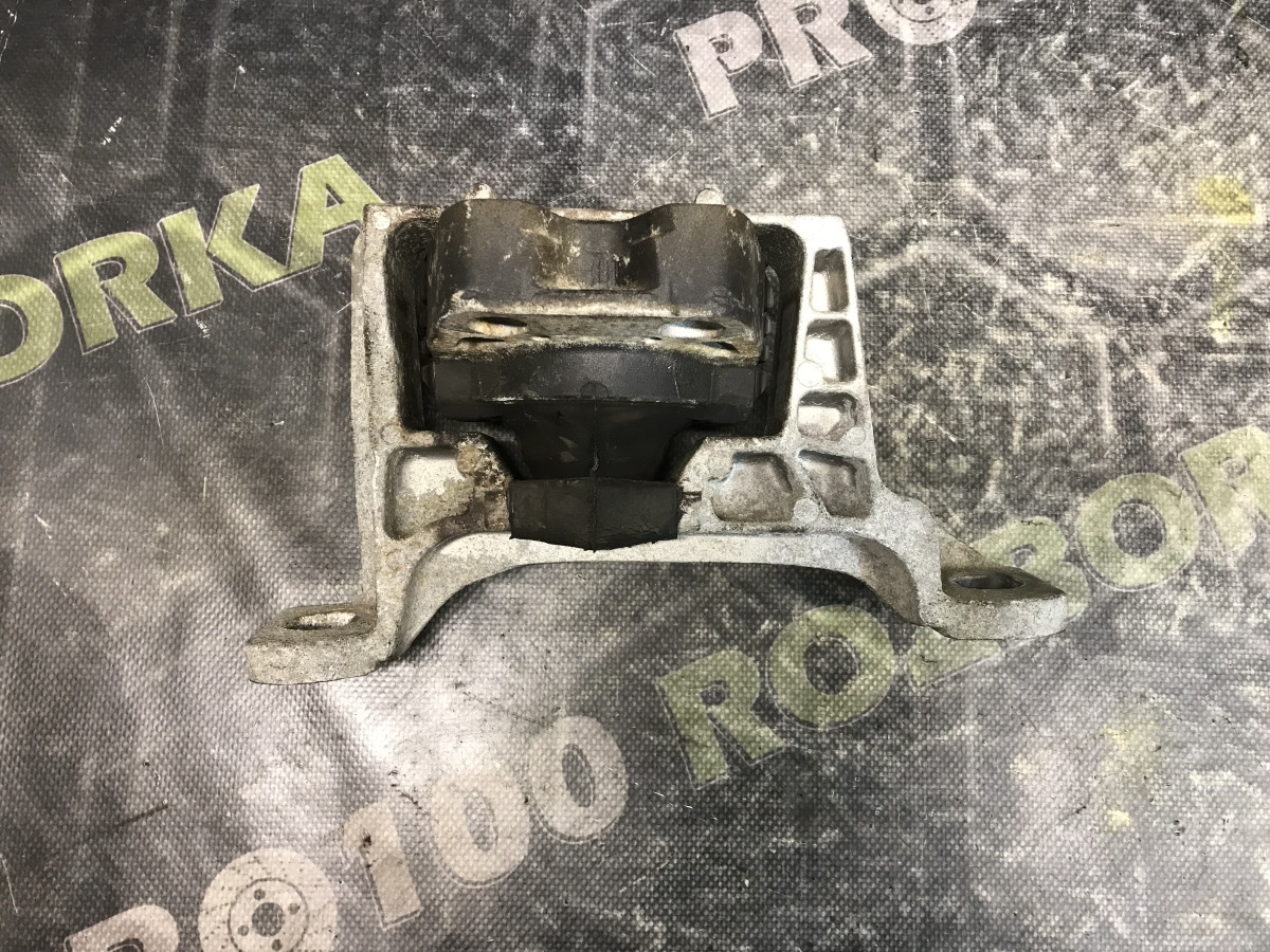 Подушка двигуна права 1.6D FORD Focus MK3 (11-14)