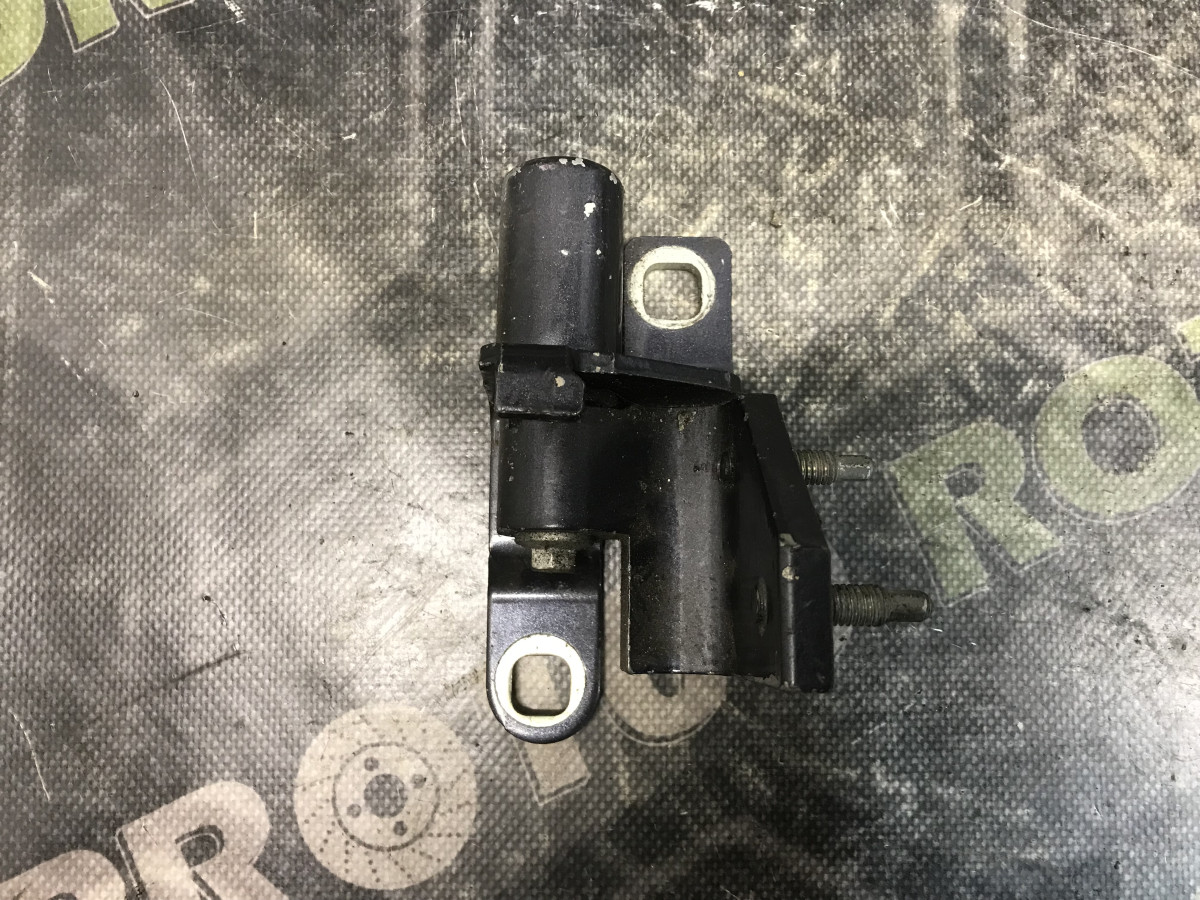 Петля правих правих верхніх дверей FORD Mondeo MK4 (BA7) 07-14