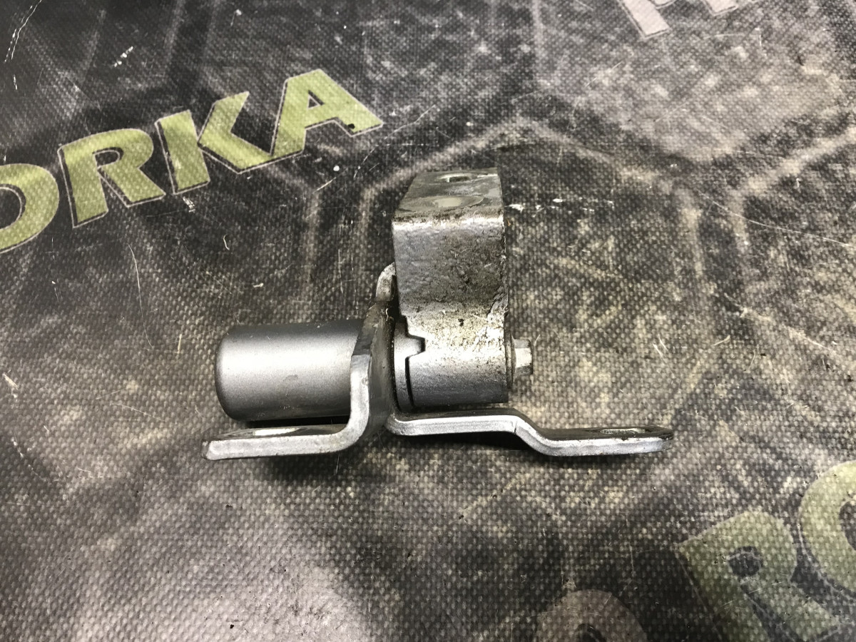 Петля лівих передніх верхніх дверей FORD Mondeo MK4 (BA7) 07-14 - Зображення 2