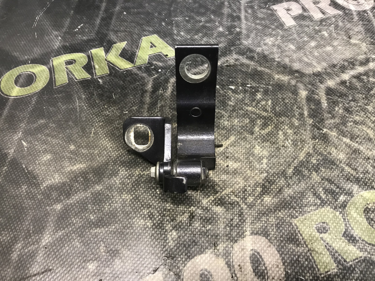 Петля нижня задніх правих дверей FORD Mondeo MK4 (BA7) 07-14