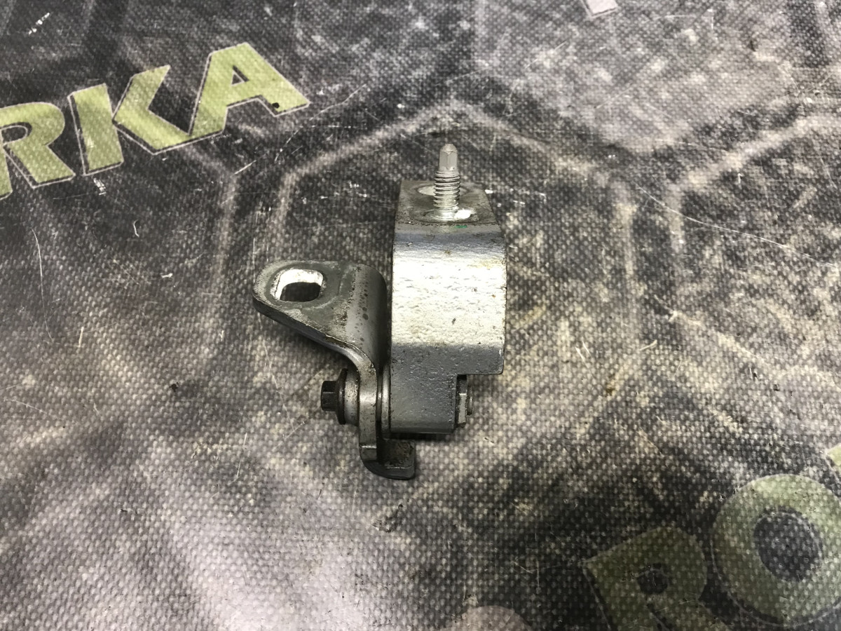 Петля нижня лівих задніх дверей FORD Mondeo MK4 (BA7) 07-14 - Зображення 2
