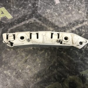 Кронштейн бампера крила переднього правий Ford Focus MK3 (11-18)